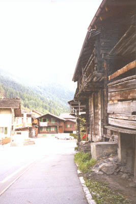 (1055m) Le village d'Issert