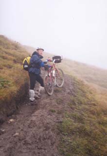 (2450m) La boue...et les nuages. 