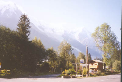 (1060m ) Chamonix, Le glacier des Bossons au loin