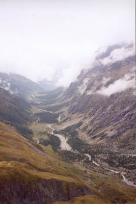 (2220m) La valle, La Vachey et Entrves au loin 